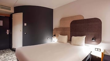 Ropa de cama de alta calidad, escritorio, cortinas opacas