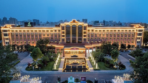 Crowne Plaza Zhengzhou by IHG
