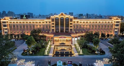 Crowne Plaza Zhengzhou by IHG