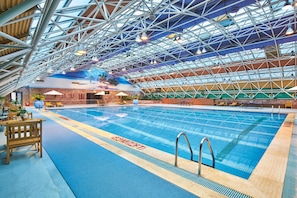 Indoor pool, pool loungers