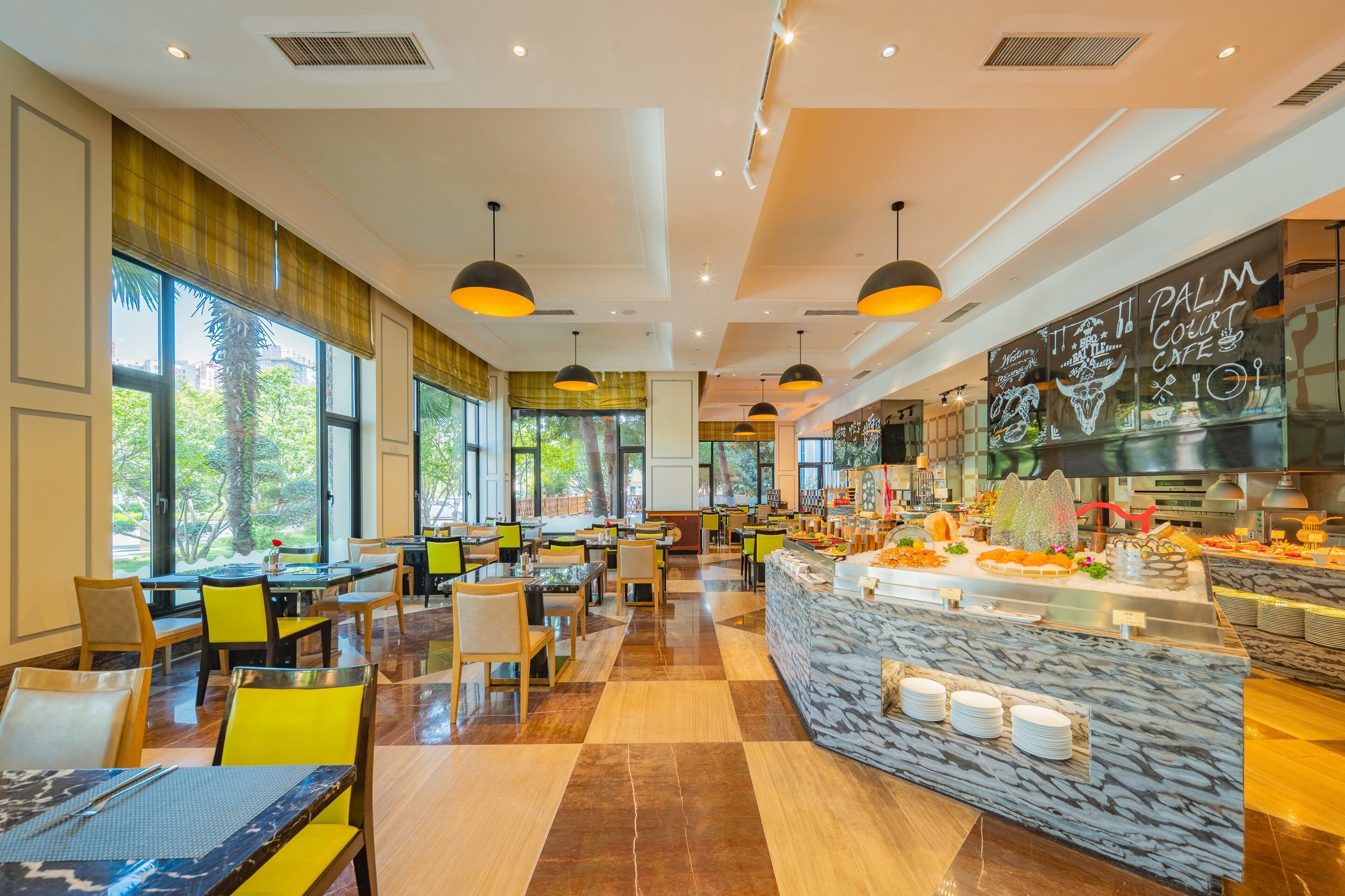 2 restaurants, breakfast served