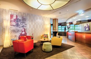 Lobby sitting area - Leonardo Hotel Mannheim City Center (Mannheim)