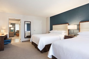 1 chambre, coffres-forts dans les chambres, fer et planche à repasser