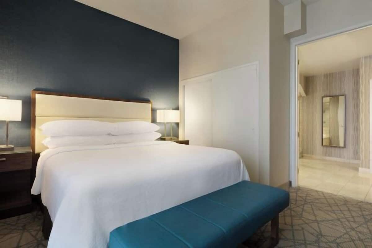 1 bedroom, in-room safe, iron/ironing board, free cots/infant beds