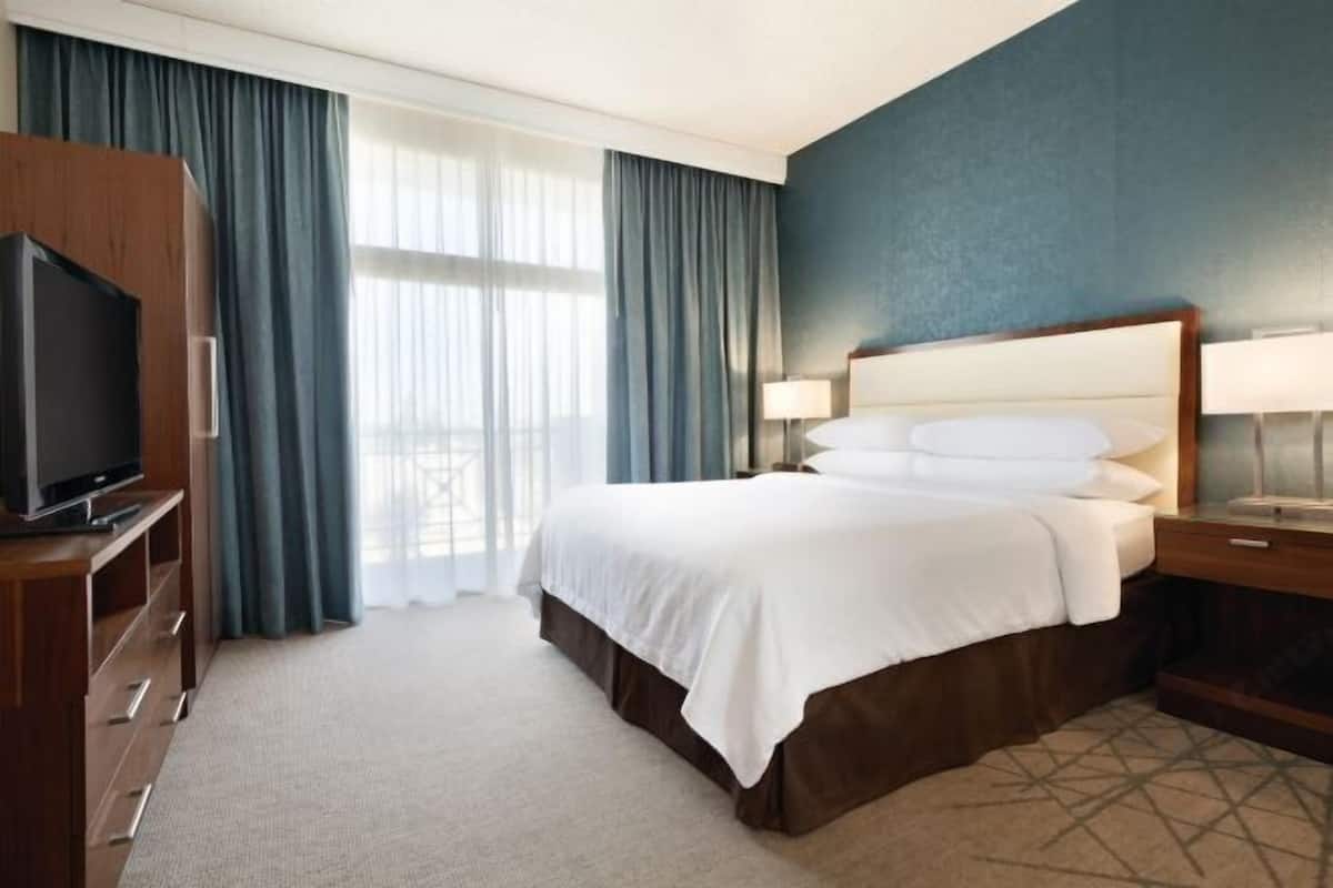1 bedroom, in-room safe, iron/ironing board, free cots/infant beds