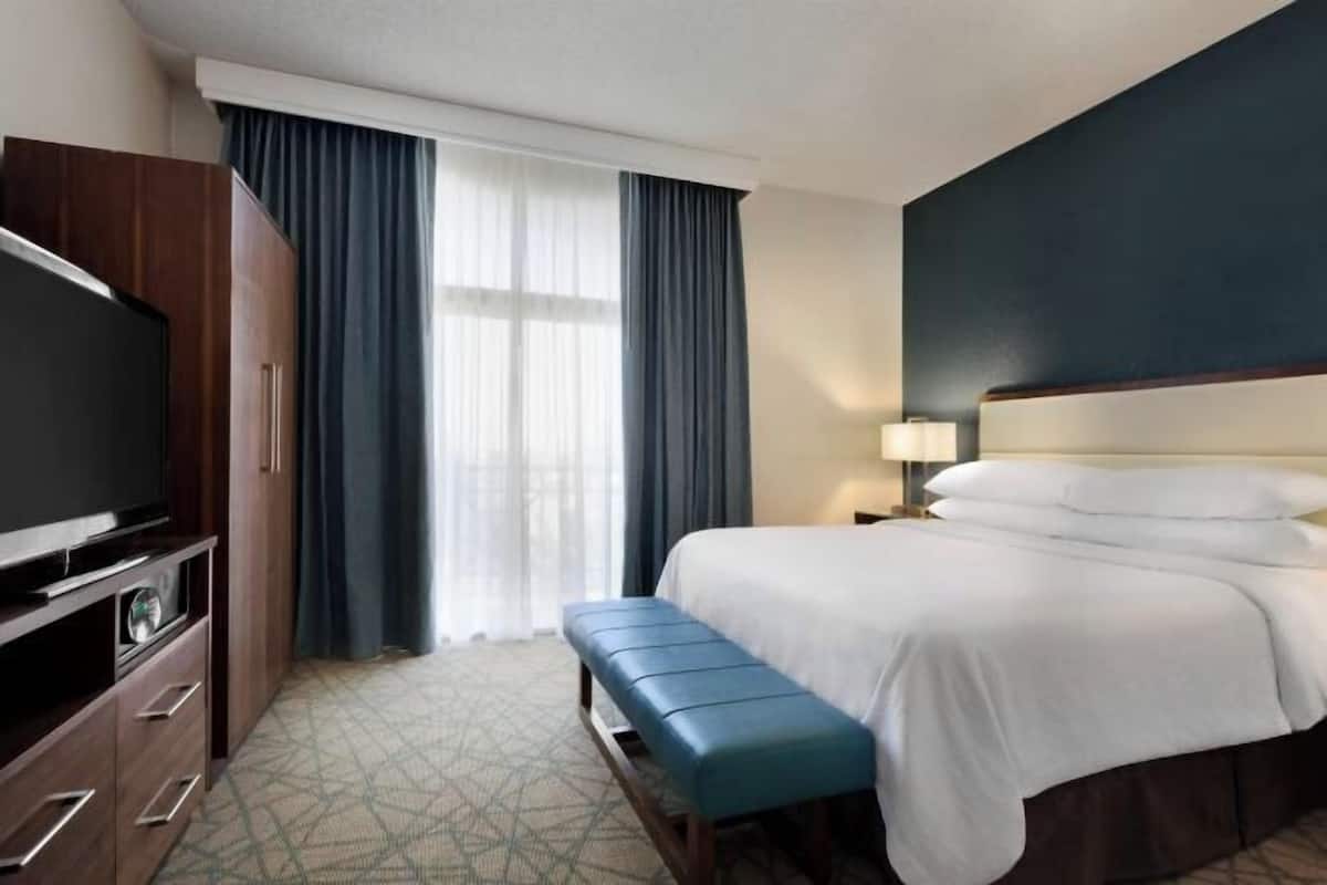 1 bedroom, in-room safe, iron/ironing board, free cots/infant beds