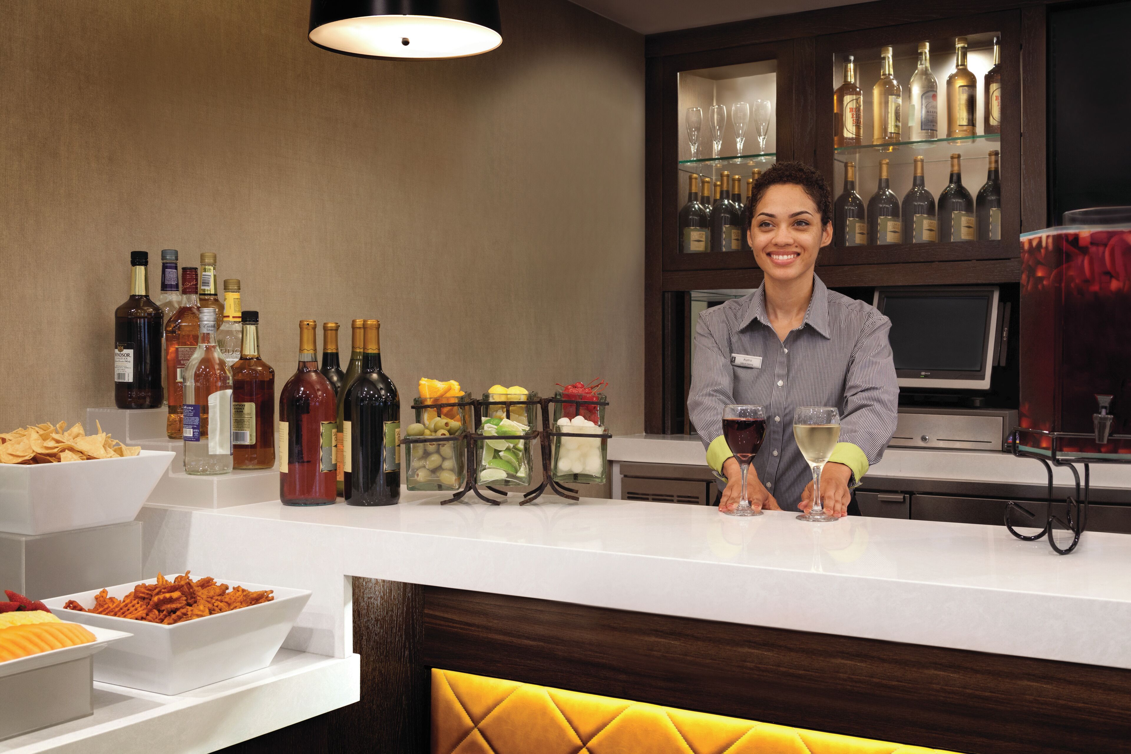 lunch and dinner served, american cuisine