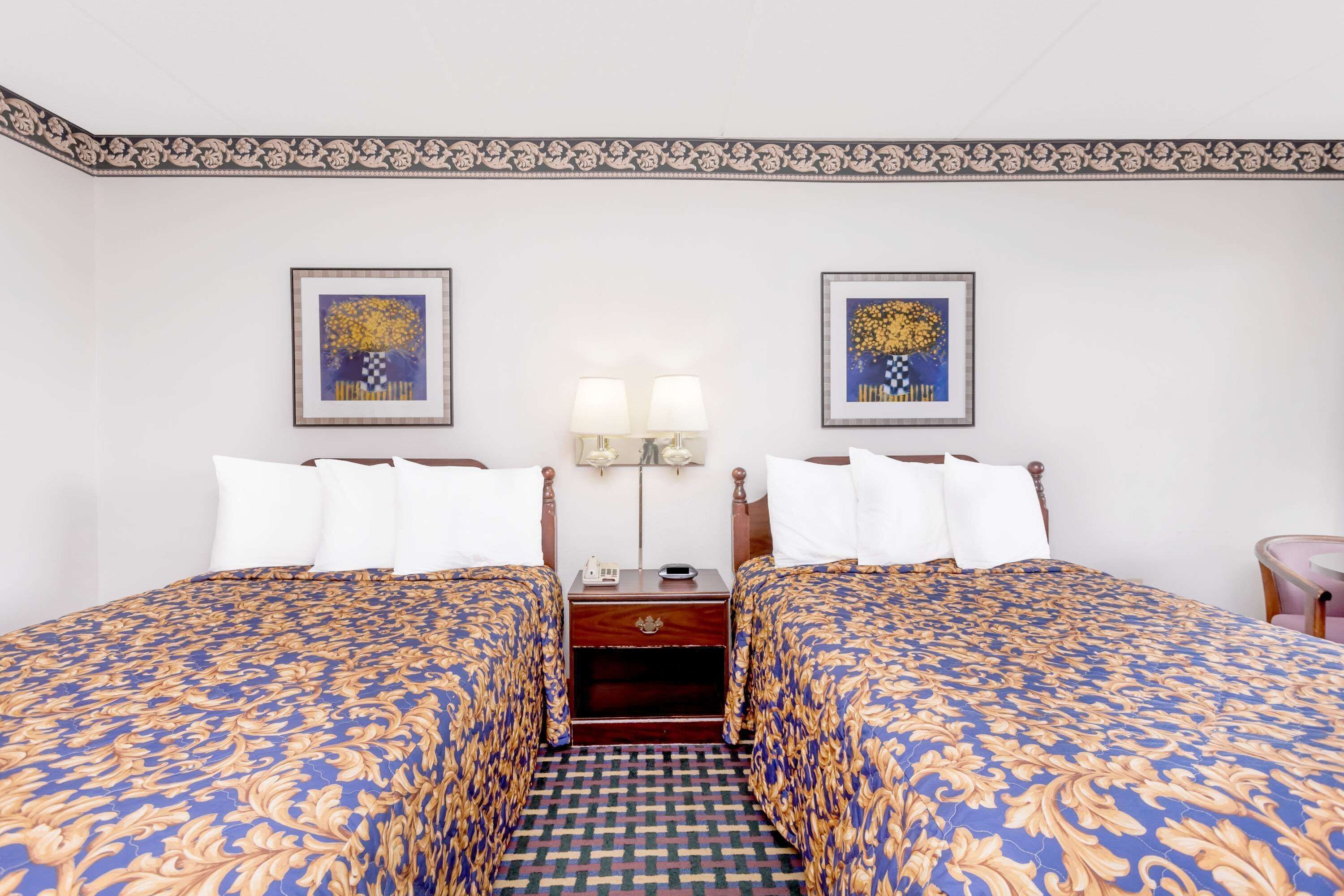 مكتب وواي فاي مجانًا وملاءات أسرّة