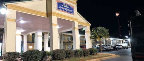 Fachada del alojamiento - Noche