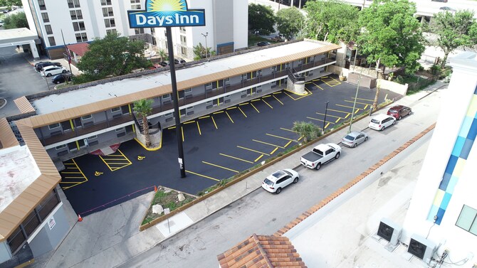 Days Inn by Wyndham San Antonio Alamo/Riverwalk Reviews ...