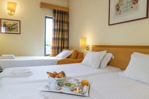 Desk, blackout curtains, soundproofing, free WiFi