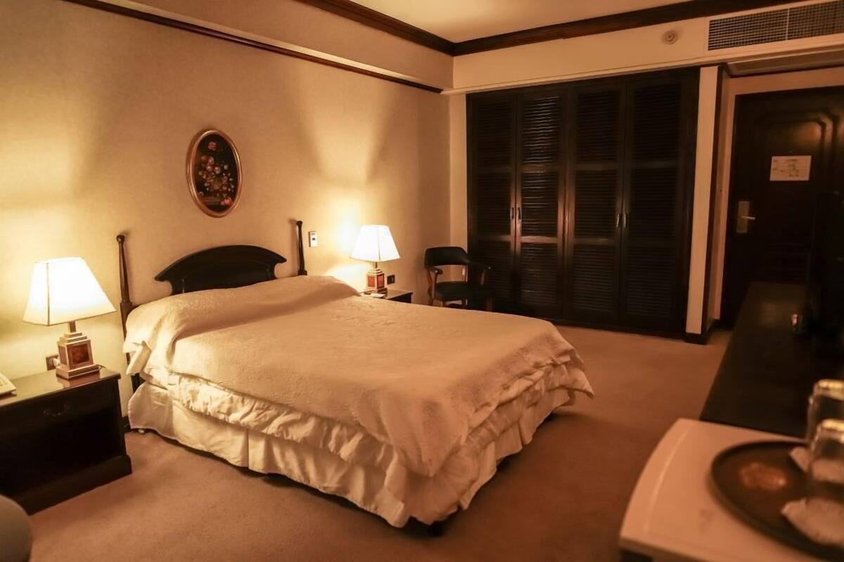 Standard Single Room, 1 Double Bed | Minibar, in-room safe, desk, blackout drapes