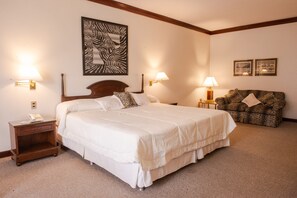 Minibar, in-room safe, individually decorated, individually furnished - Nobile Suites Excelsior Asuncion (Asunción)