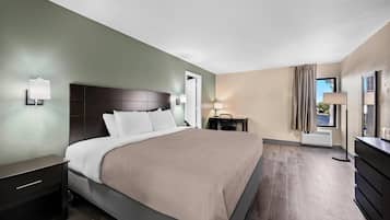 1 King Bed Suite w/ Efficiency Non Smoking | Premium bedding, down comforters, desk, laptop workspace