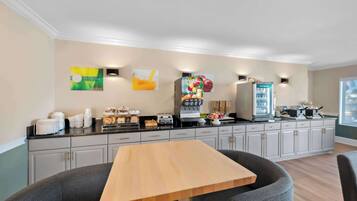 Free daily continental breakfast