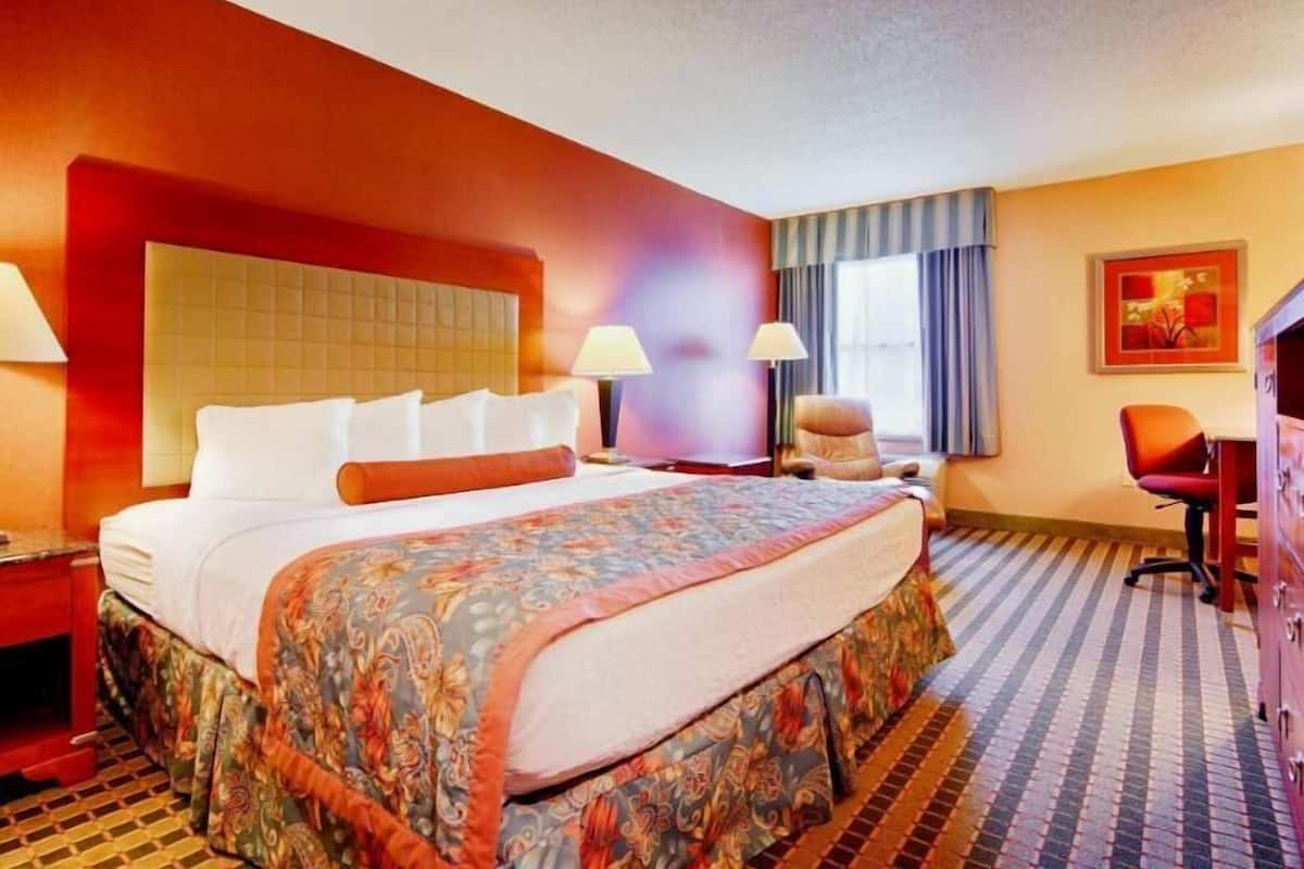In-room safe, desk, laptop workspace, blackout drapes