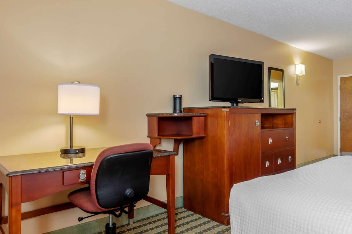 In-room safe, desk, laptop workspace, blackout curtains