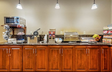 Free daily continental breakfast