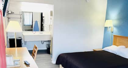 Super 8 by Wyndham Fort Scott