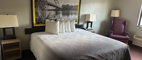 Habitación, 1 cama King size, para no fumadores | Escritorio, wifi gratis y ropa de cama