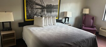 Super 8 by Wyndham Fort Scott