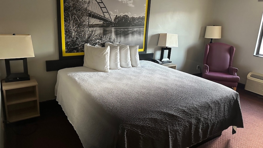 Super 8 by Wyndham Fort Scott