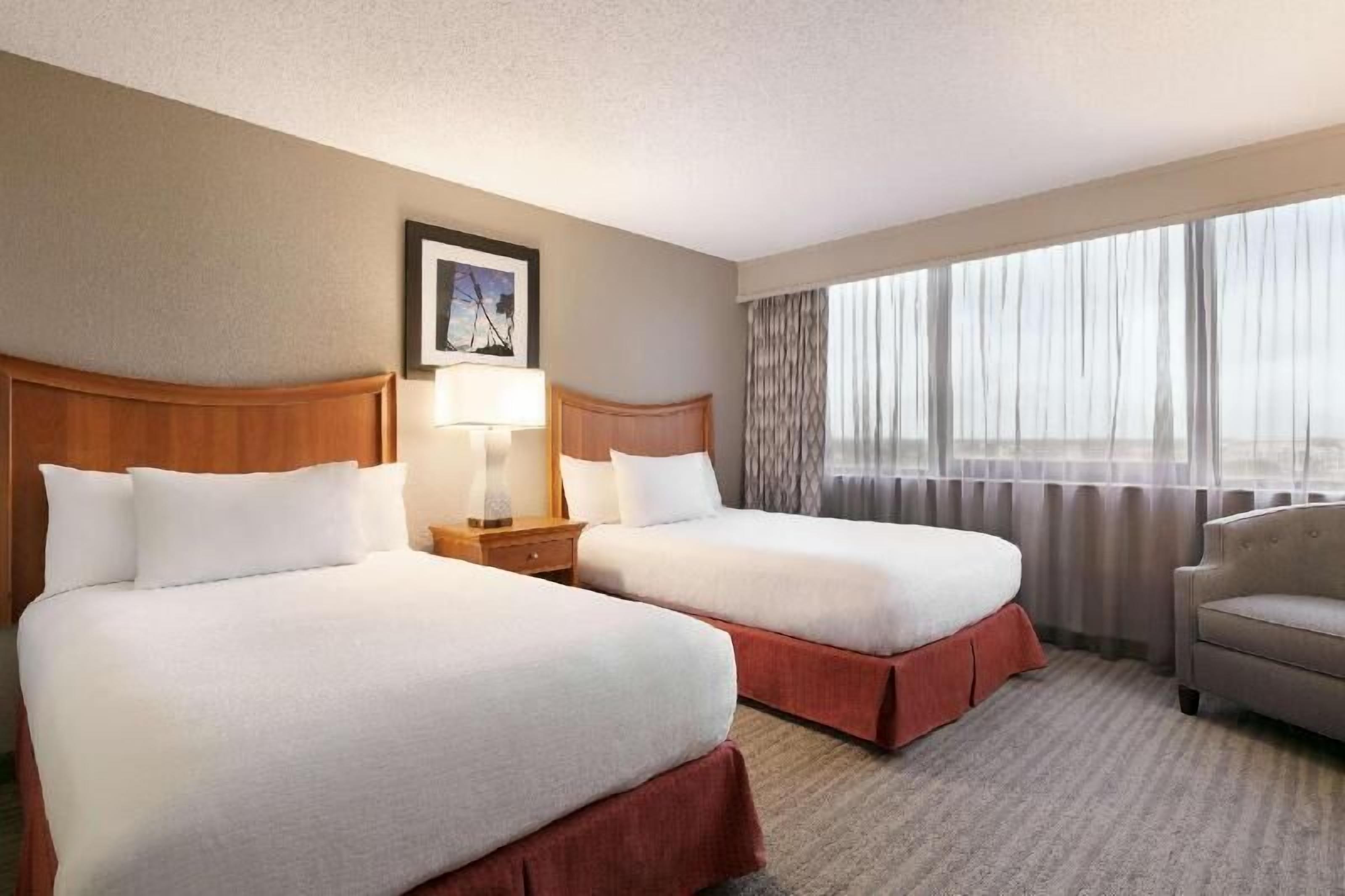 Premium bedding, in-room safe, desk, iron/ironing board