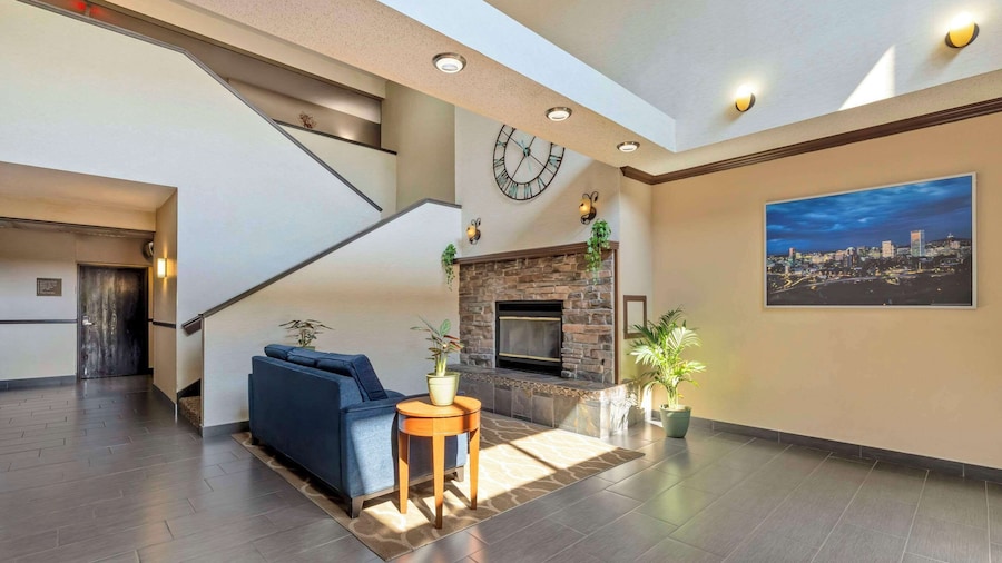 Comfort Suites Near Vancouver Mall