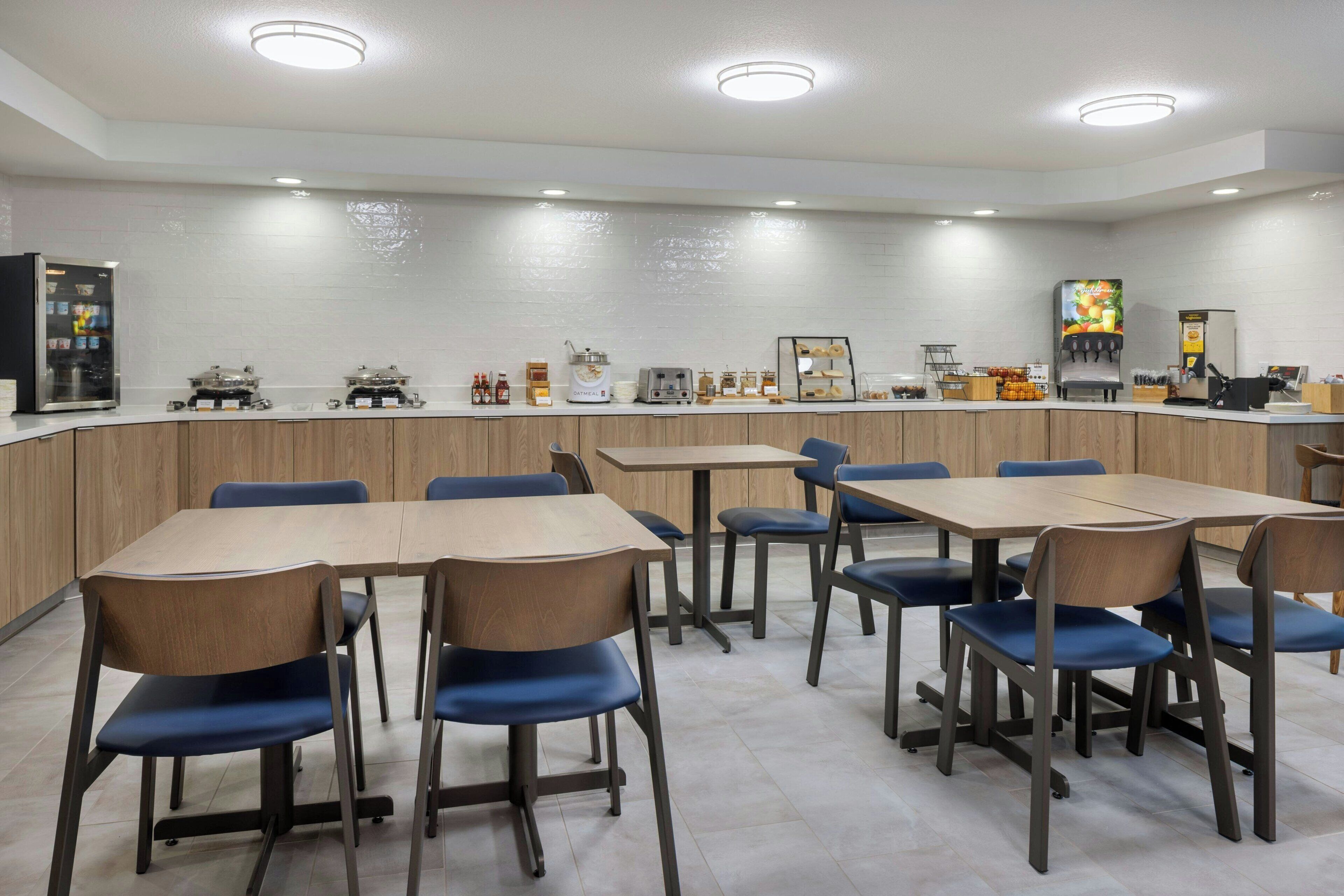 free daily full breakfast