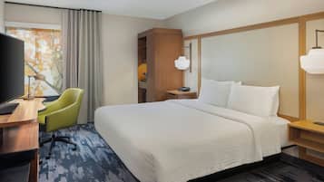 1 bedroom, down comforters, desk, blackout drapes