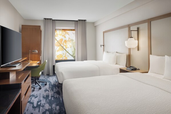 1 bedroom, down comforters, desk, blackout drapes