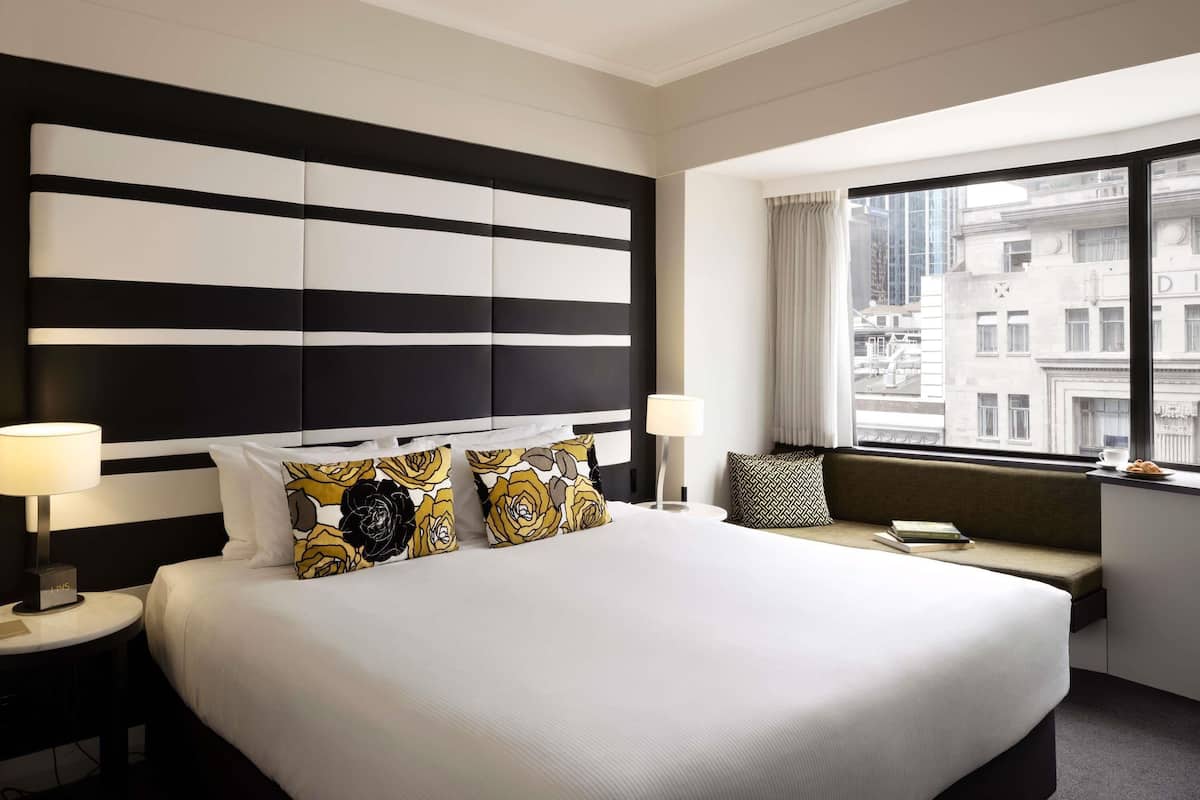 Superior Room, 1 King Bed | In-room safe, desk, laptop workspace, blackout drapes