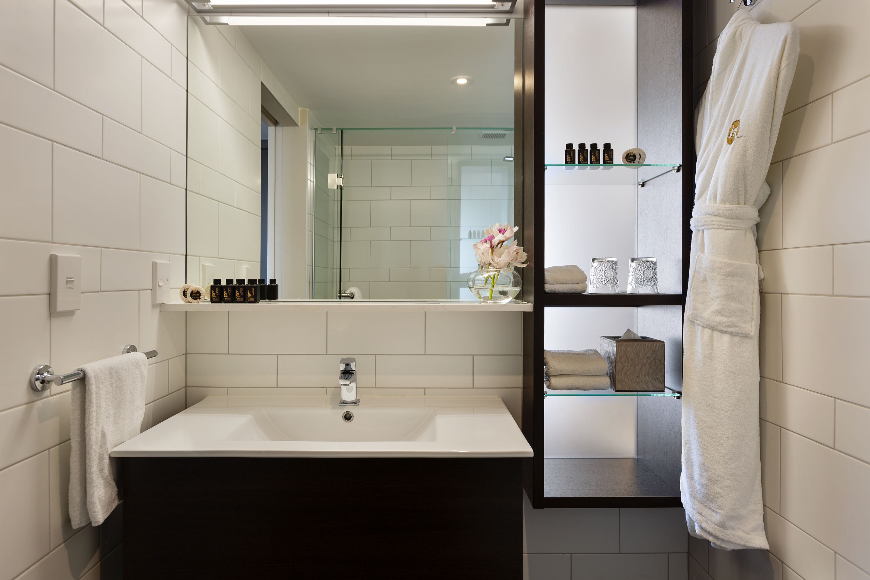 superior room, 1 king bed, ocean view | bathroom | shower, designer toiletries, hair dryer, slippers