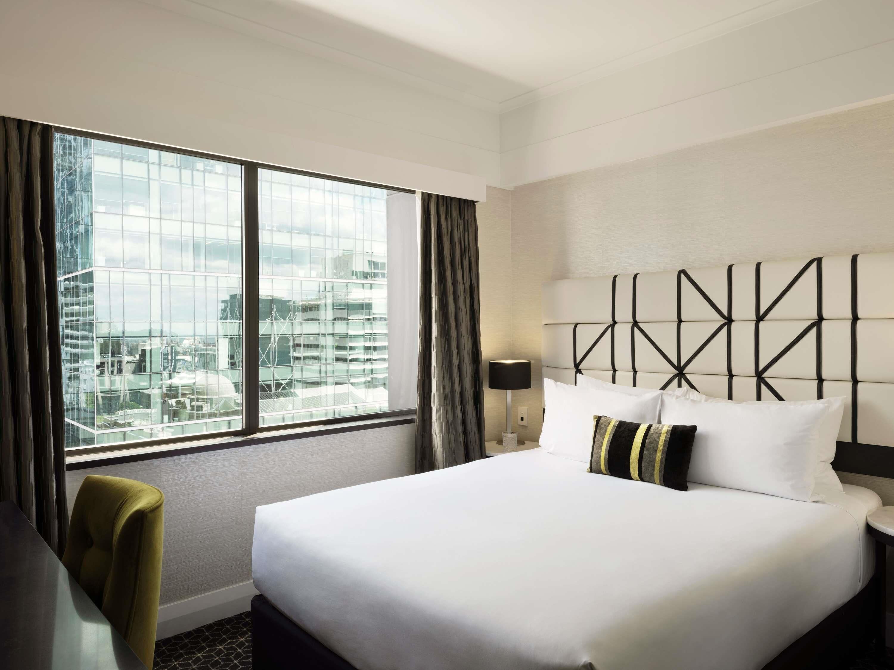 Classic Room, 1 Queen Bed | In-room safe, desk, laptop workspace, blackout drapes