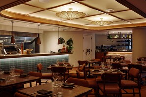 Free daily full breakfast 