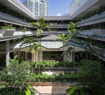 Hotel Exterior at Mayfair House Hotel & Garden