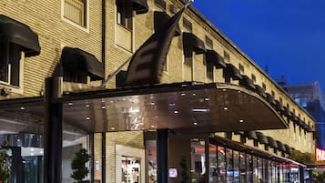 Fasade – kveld/natt