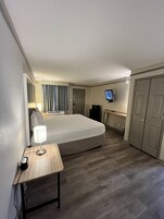 Ropa de cama de alta calidad y escritorio 