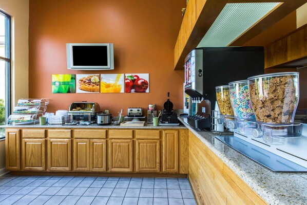 Free daily continental breakfast 