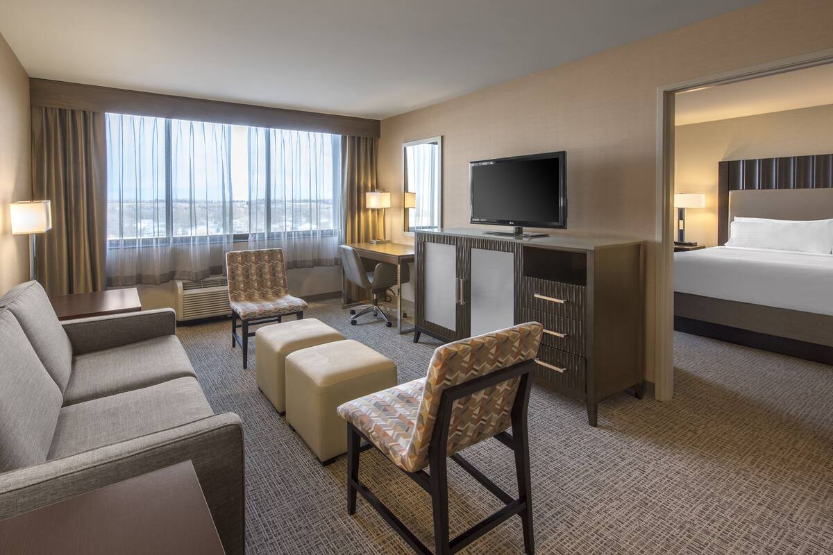 1 bedroom, in-room safe, desk, blackout curtains