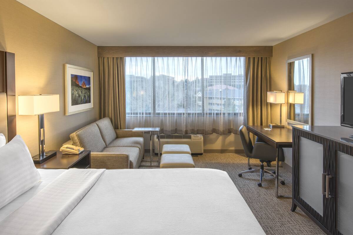 1 bedroom, in-room safe, desk, blackout curtains