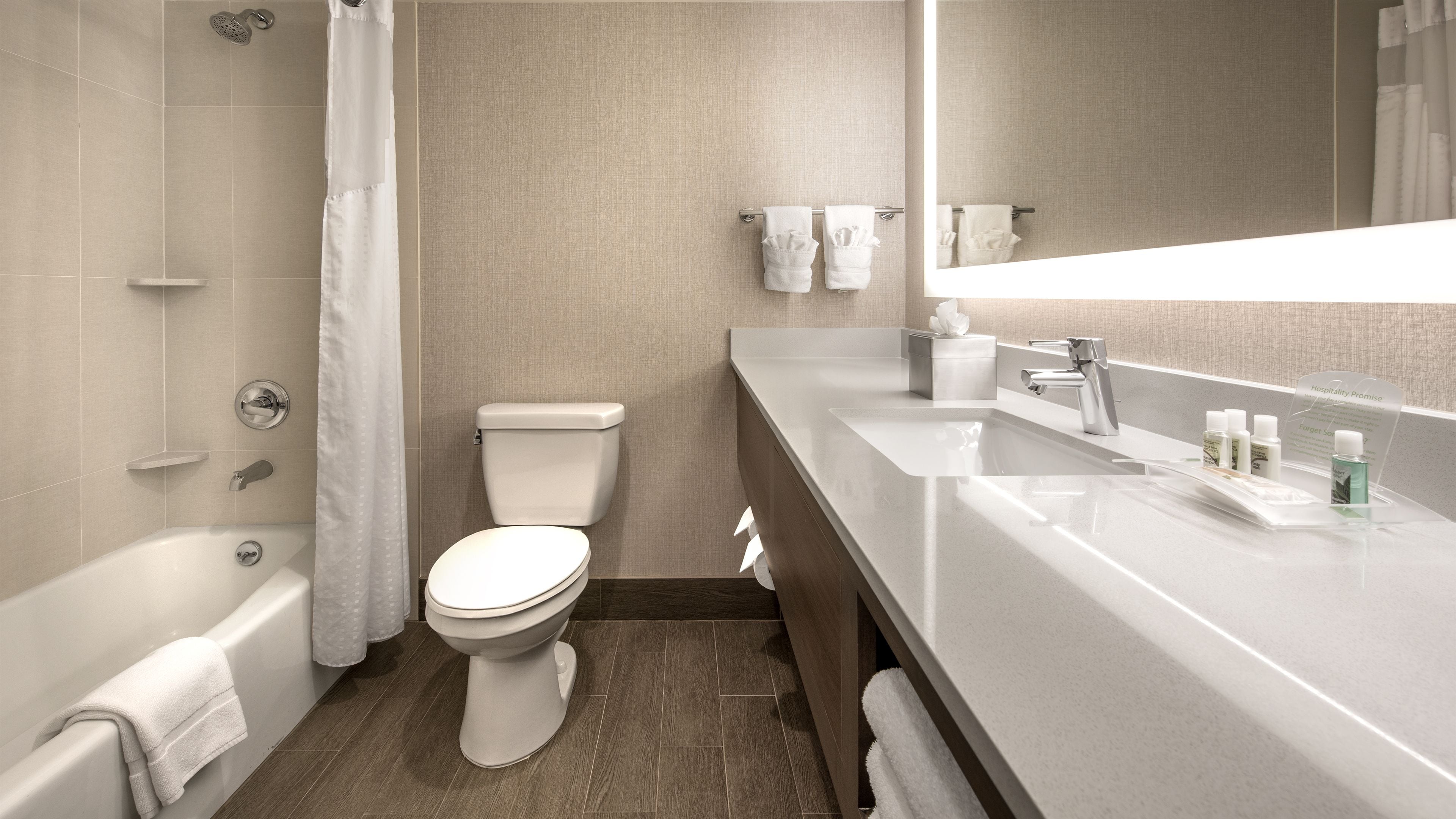 standard room | 1 bedroom, in-room safe, desk, blackout curtains