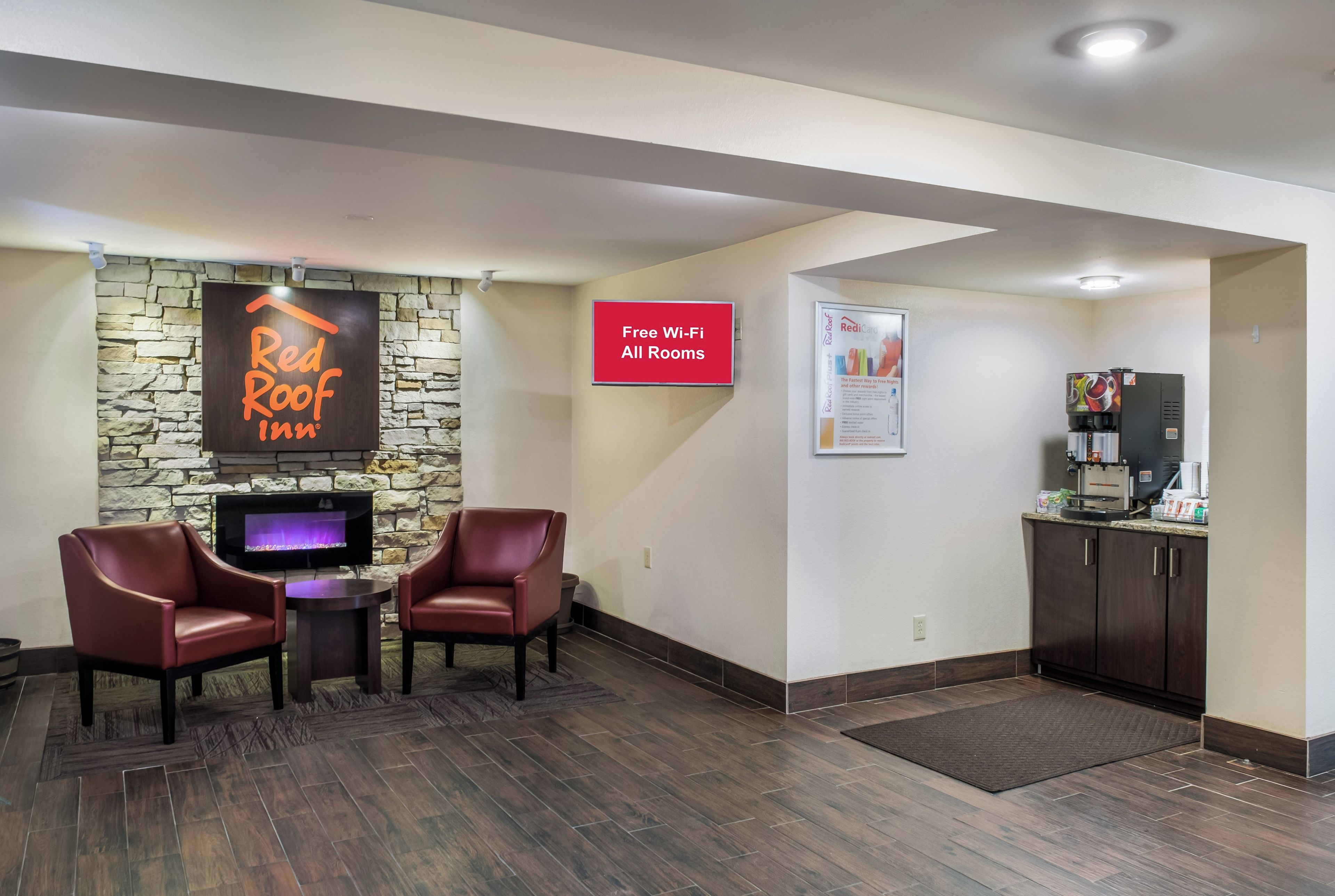 デラックス ルーム クイーンベッド 2 台 バリアフリー 禁煙 | ロビーラウンジ