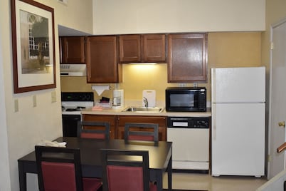 Hawthorn Suites by Wyndham Miamisburg/Dayton Mall South