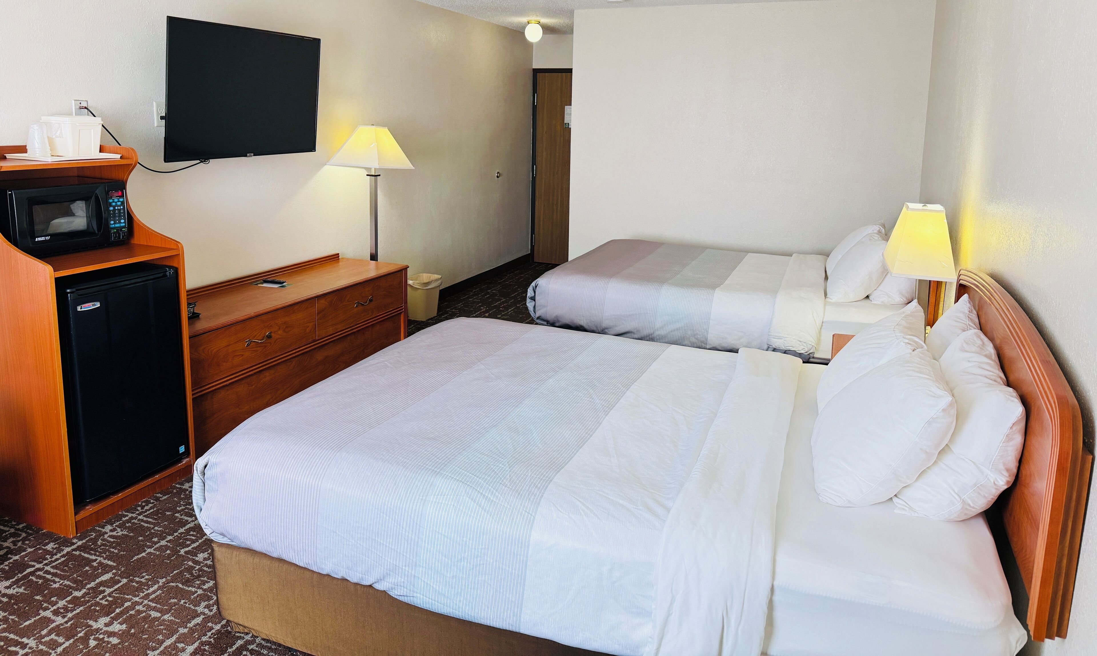 standard room, 2 queen beds, non smoking | desk, blackout curtains, iron/ironing board, free cots/infant beds