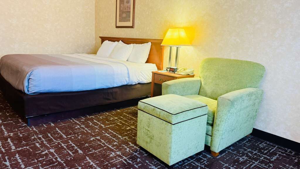 room, 1 king bed, accessible, non smoking | desk, blackout curtains, iron/ironing board, free cots/infant beds