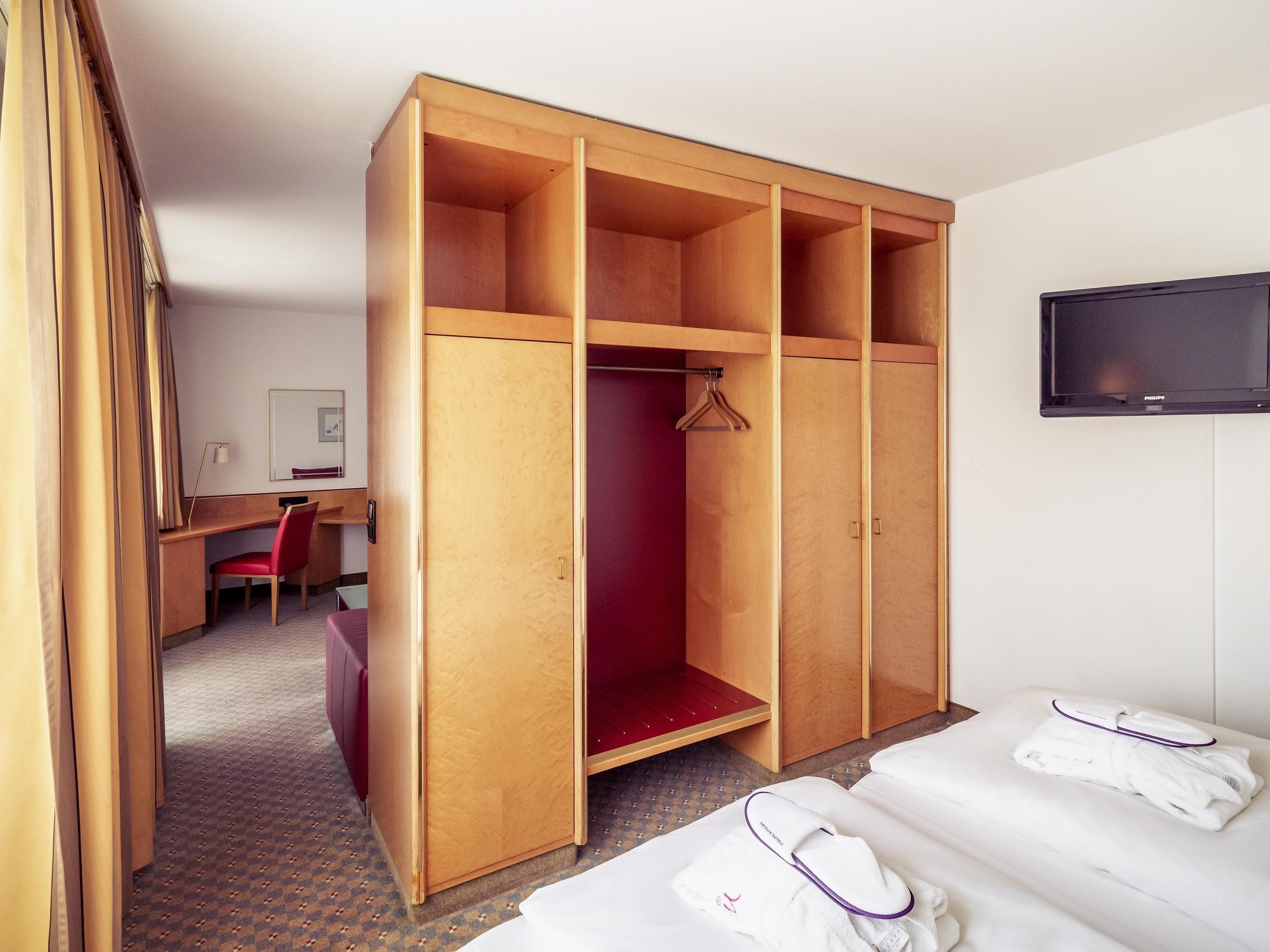 Privilege, Suite, 1 cama de matrimonio grande | Ropa de cama hipoalergénica, caja fuerte, escritorio y cortinas opacas