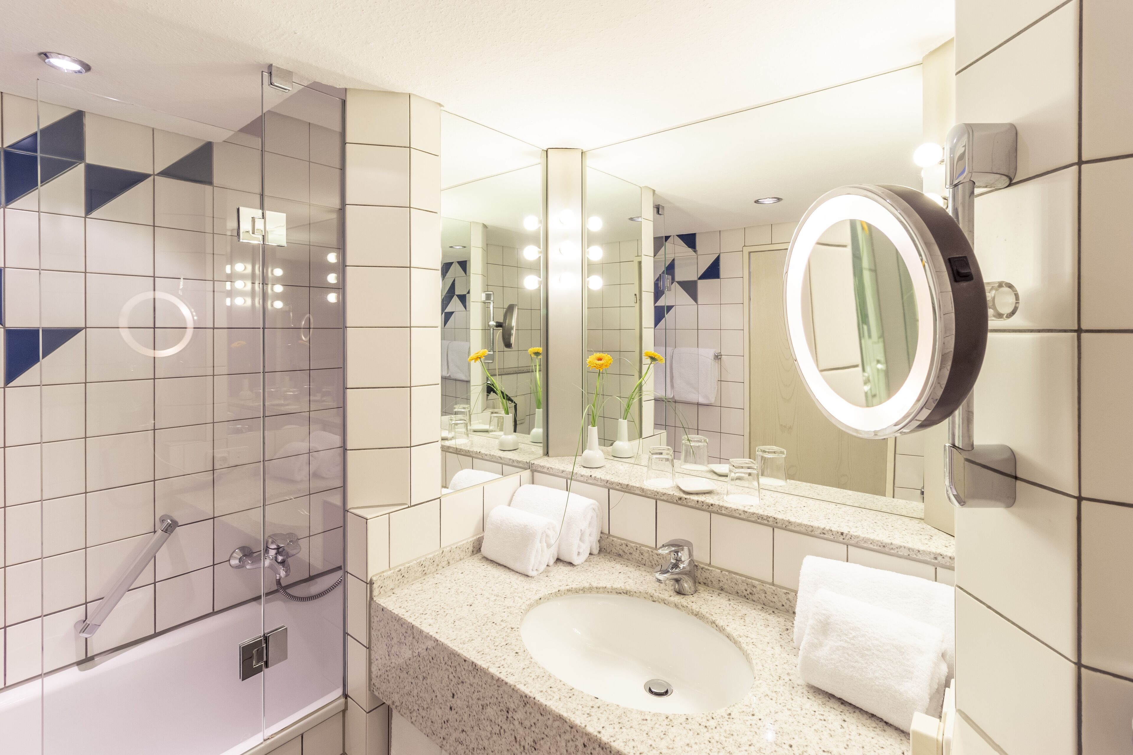 privilege, suite, 1 king bed | bathroom | combined shower/bathtub, deep-soaking bathtub, eco-friendly toiletries