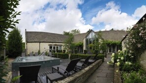 Exterior - Calcot (Tetbury)