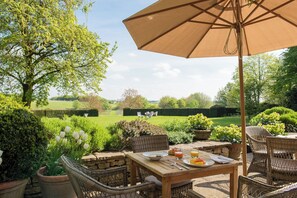 2 restaurants, breakfast served - Calcot (Tetbury)